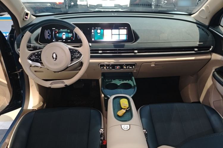 Used ORA Good Cat 2024 401 km Range Luxury Version 135 kW Center Console