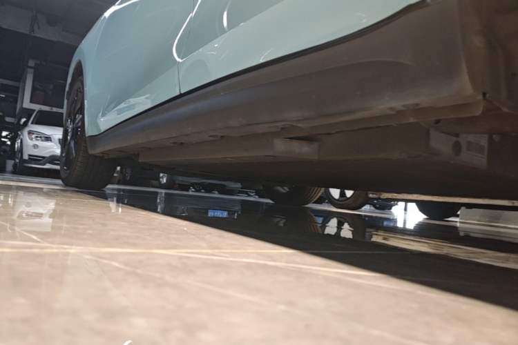 Used ORA Good Cat 2024 401 km Range Luxury Version 135 kW Left Side Sill