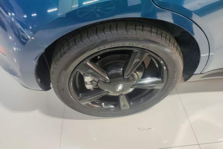 Used ORA Good Cat 2024 401 km Luxury Version Right Rear Wheel Hub