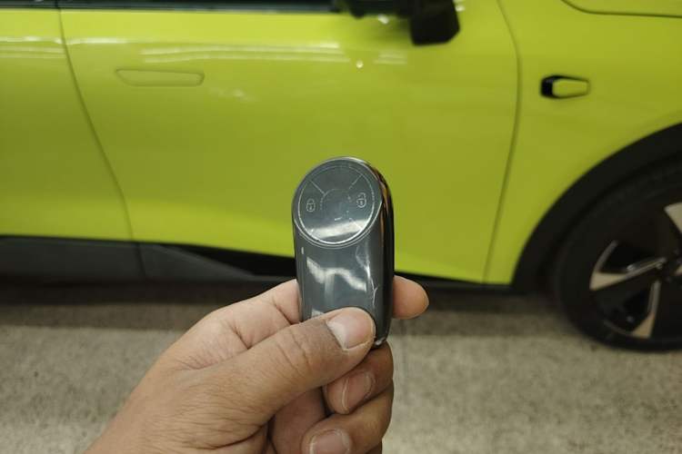 Used ORA Good Cat 2024 401 km Luxury Version Vehicle Key