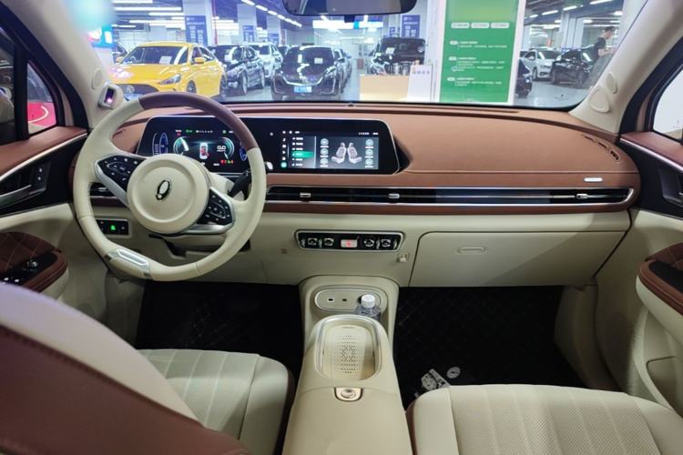 Used ORA Good Cat 2024 401 km Range Luxury Version 135 kW Center Console