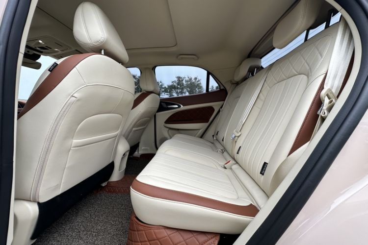Used ORA Good Cat 2024 401 km Luxury Version 126 kW Interior 2