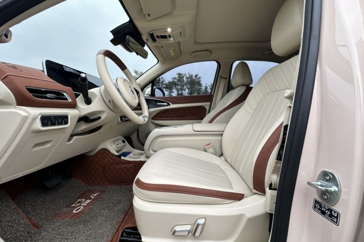 Used ORA Good Cat 2024 401 km Luxury Version 126 kW Interior 3