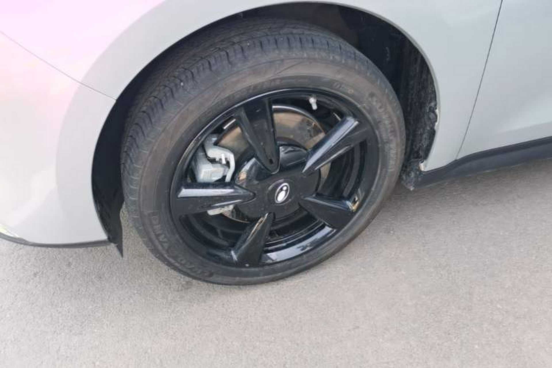 Used ORA Good Cat 2024 401 km Luxury Version Left Front Wheel Hub