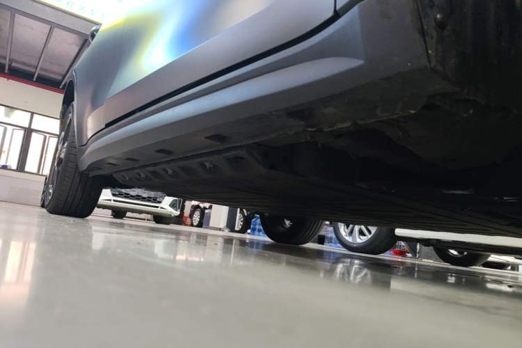 Used ORA Good Cat 2024 401 km Luxury Version 126 kW Right Side Sill