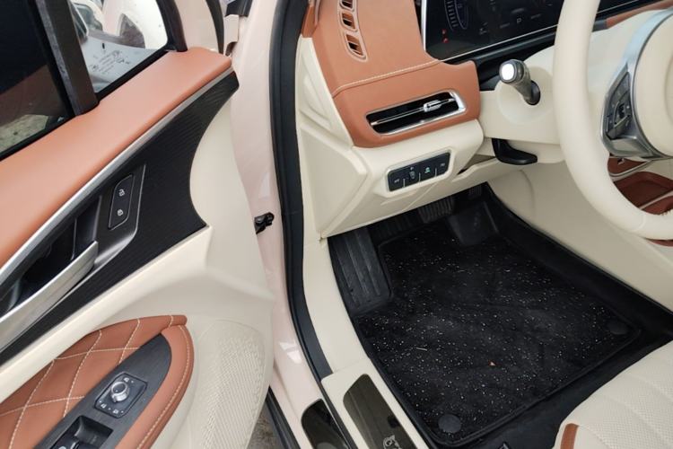 Used ORA Good Cat 2024 401 km Range Luxury Version 135 kW Driver Seat