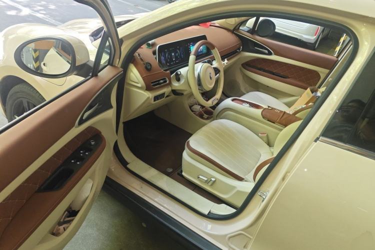 Used ORA Good Cat 2024 401 km Range Luxury Version 135 kW Driver Seat