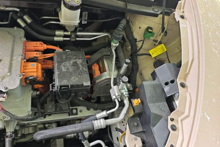 Used ORA Good Cat 2024 401 km Range Luxury Version 135 kW Engine Bay Left