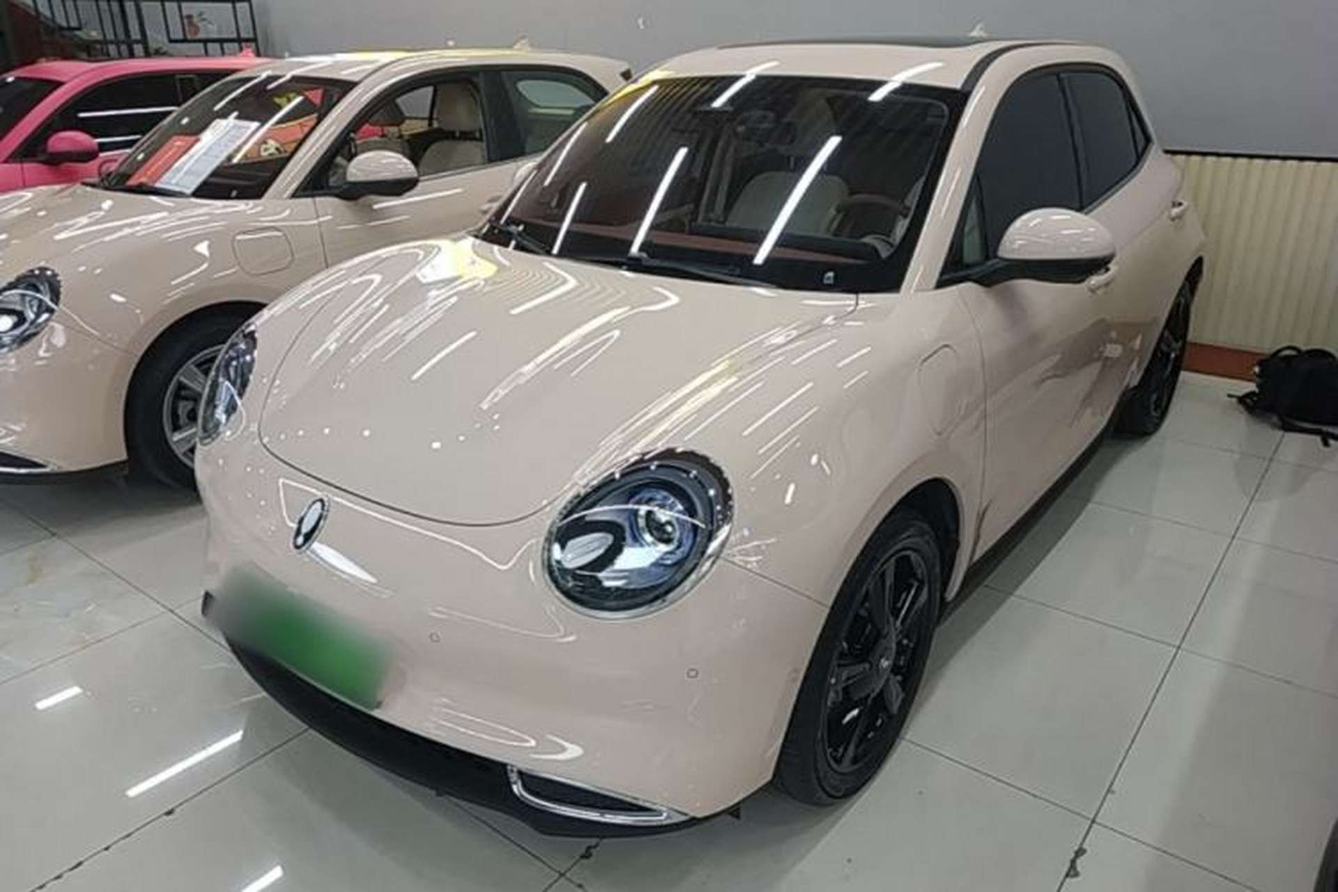 Used ORA Good Cat 2024 401 km Luxury Version 126 kW Front Left 45 Deg