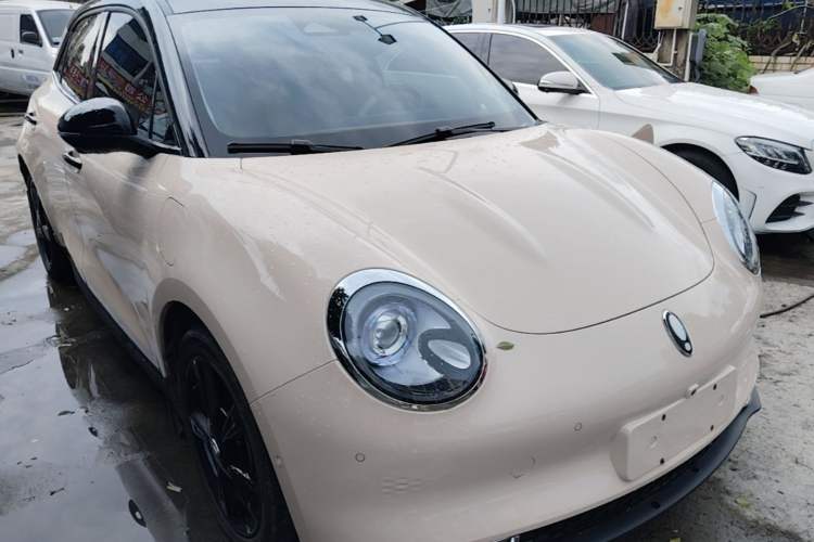 Used ORA Good Cat 2024 401 km Range Luxury Version 135 kW Front Right 45 Deg