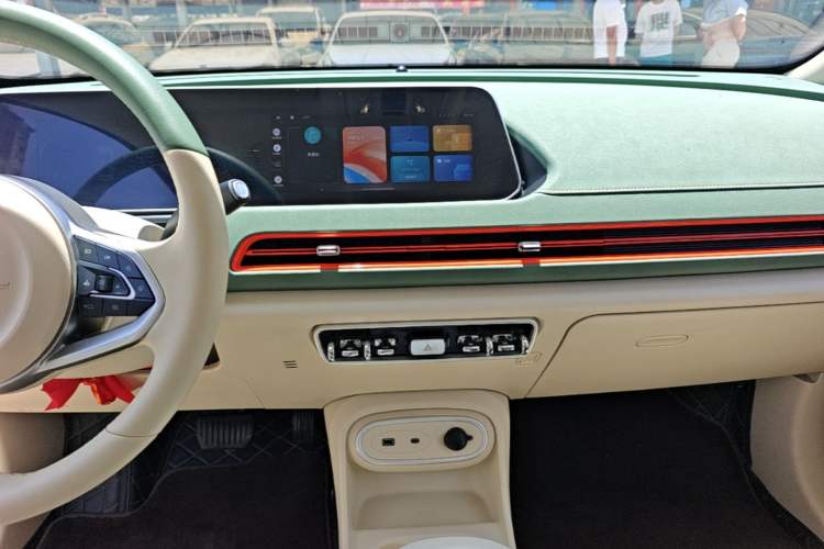 Used ORA Good Cat 2024 401 km Luxury Version Audio And AC Panel