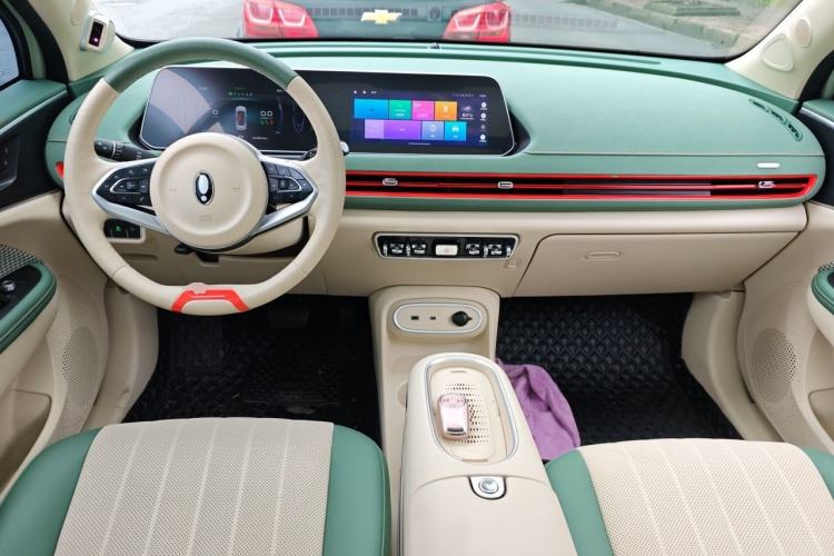 Used ORA Good Cat 2024 401 km Range Luxury Version 135 kW Center Console