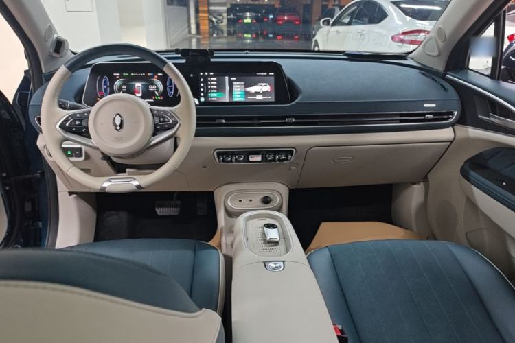 Used ORA Good Cat 2024 401 km Range Luxury Version 135 kW Center Console