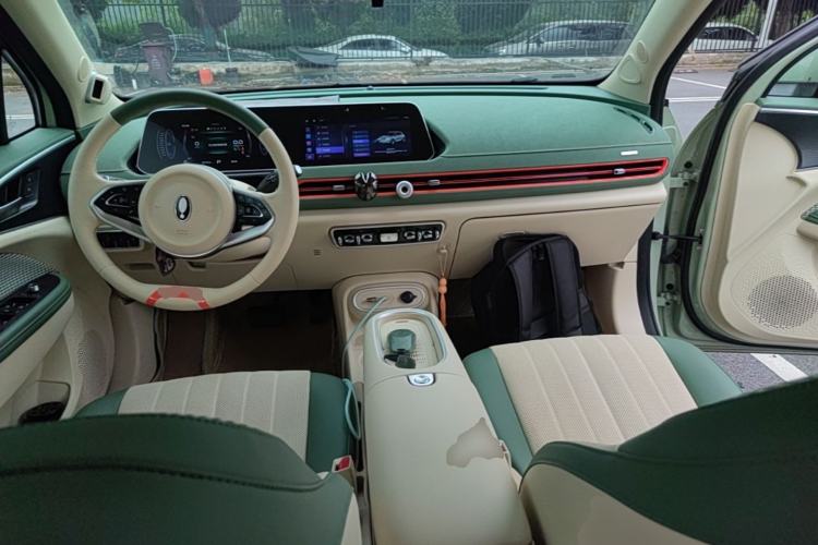 Used ORA Good Cat 2024 401 km Range Luxury Version 135 kW Center Console