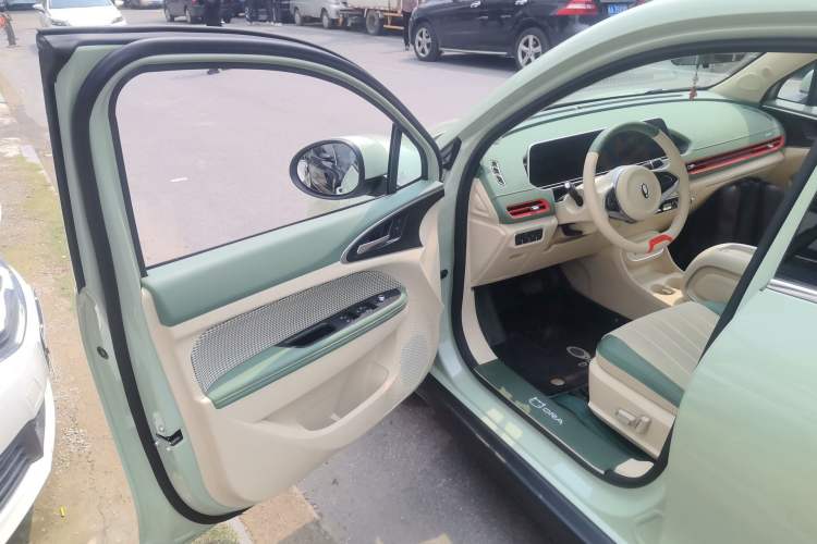 Used ORA Good Cat 2024 401 km Luxury Version 126 kW Driver Seat