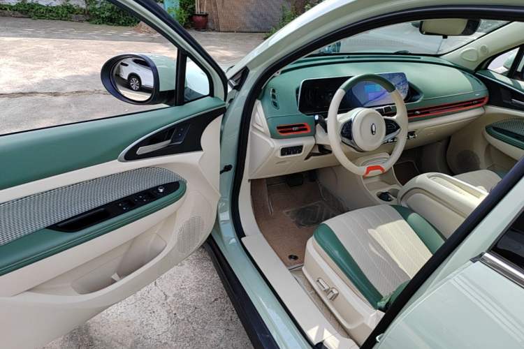 Used ORA Good Cat 2024 401 km Range Luxury Version 135 kW Driver Seat