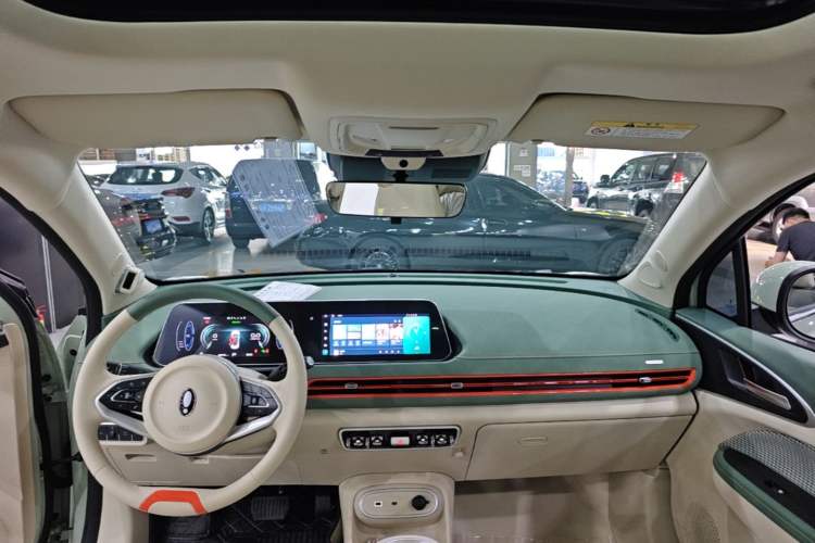 Used ORA Good Cat 2024 401 km Luxury Version 126 kW Headliner