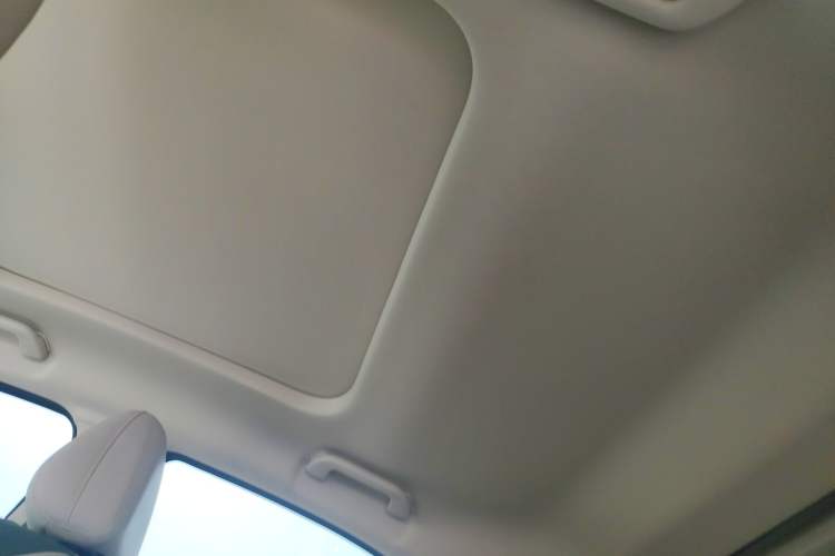 Used ORA Good Cat 2024 401 km Luxury Version 126 kW Headliner
