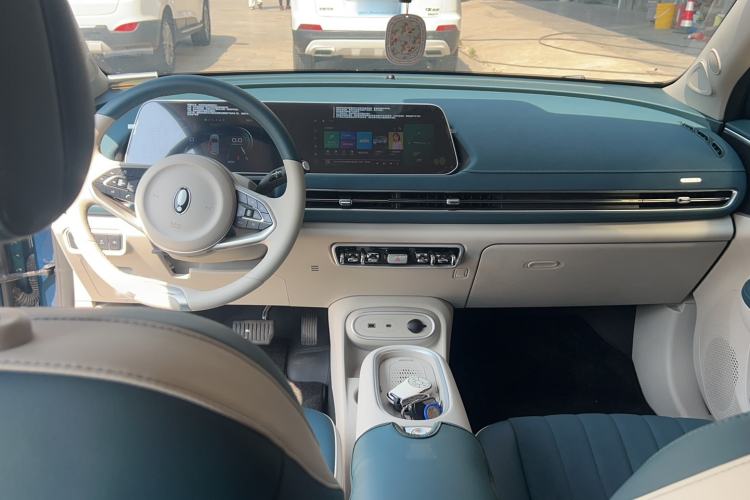 Used ORA Good Cat 2024 401 km Luxury Version Interior 3