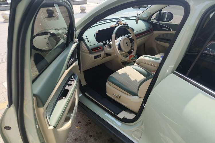 Used ORA Good Cat 2024 401 km Luxury Version 126 kW Interior 3