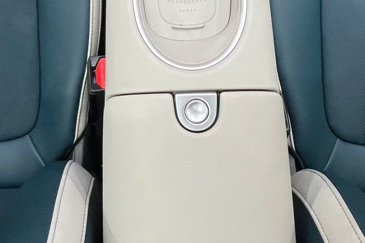 Used ORA Good Cat 2024 501 km Luxury Version Interior 4