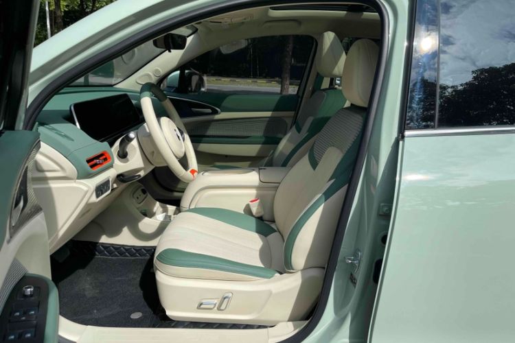 Used ORA Good Cat 2024 401 km Range Luxury Version 135 kW Interior 5