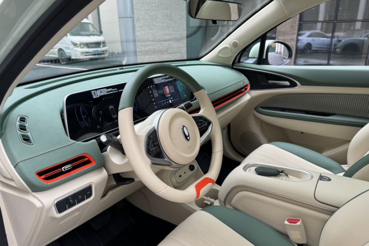 Used ORA Good Cat 2024 401 km Luxury Version Interior 6