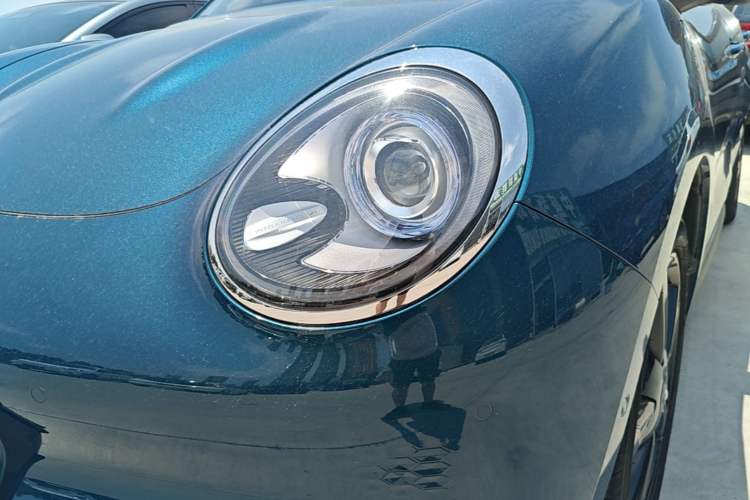 Used ORA Good Cat 2024 401 km Luxury Version 126 kW Left Front Headlight