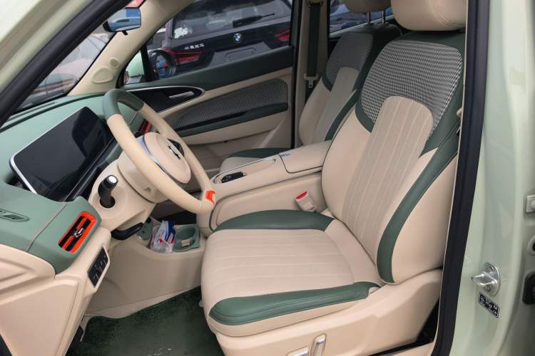 Used ORA Good Cat 2024 401 km Range Luxury Version 135 kW Left Front Seat