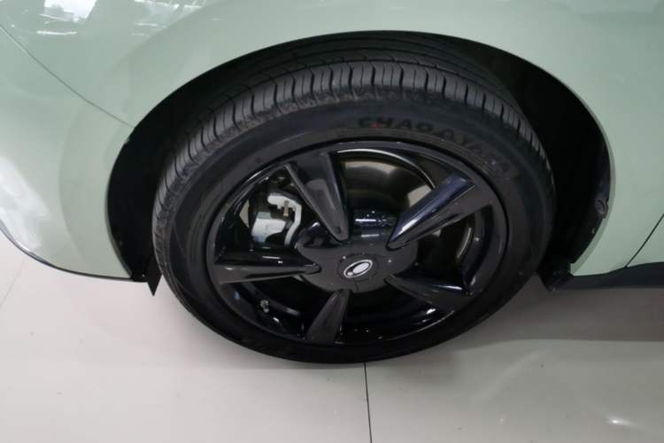 Used ORA Good Cat 2024 401 km Luxury Version Left Front Wheel Hub