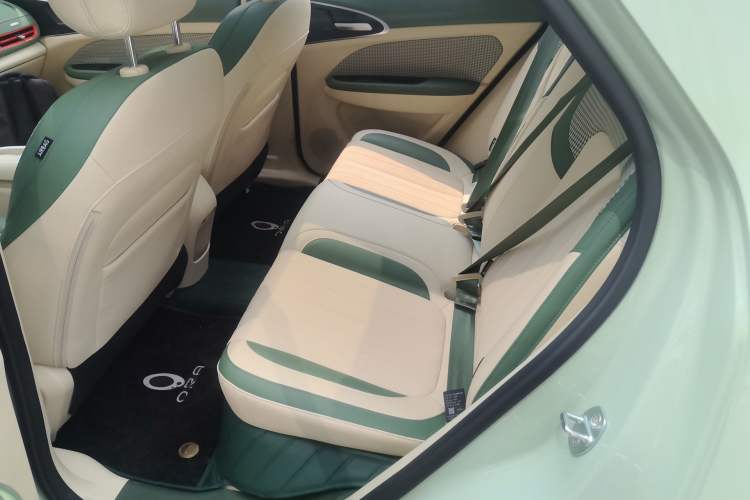 Used ORA Good Cat 2024 401 km Luxury Version 126 kW Left Rear Seat