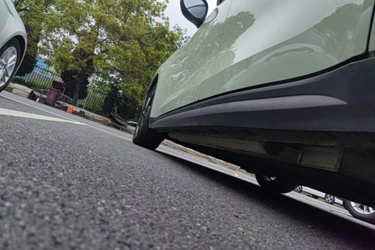 Used ORA Good Cat 2024 401 km Range Luxury Version 135 kW Left Side Sill