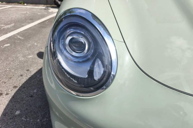 Used ORA Good Cat 2024 401 km Range Luxury Version 135 kW Right Front Headlight