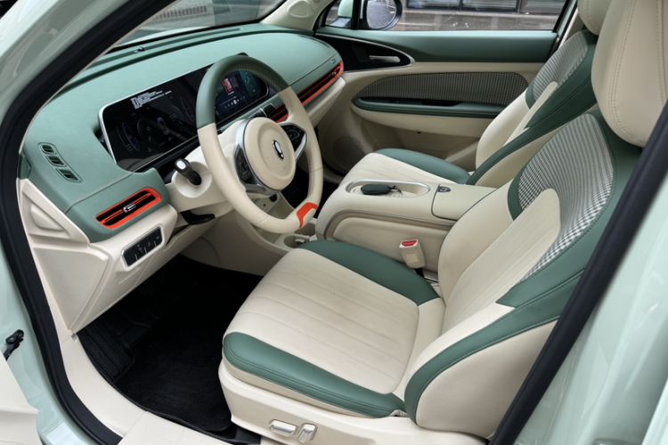 Used ORA Good Cat 2024 401 km Luxury Version Right Front Seat