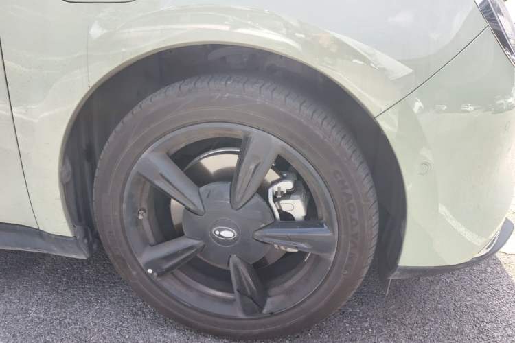 Used ORA Good Cat 2024 401 km Range Luxury Version 135 kW Right Front Wheel Hub