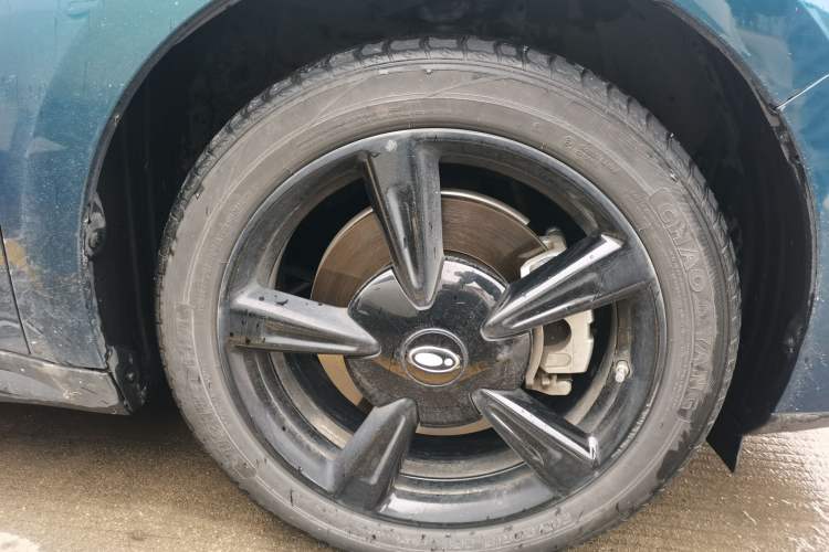 Used ORA Good Cat 2024 401 km Luxury Version Right Front Wheel Hub