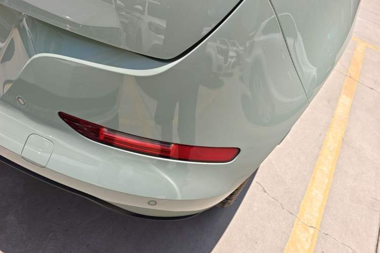 Used ORA Good Cat 2024 401 km Luxury Version Right Rear Taillight