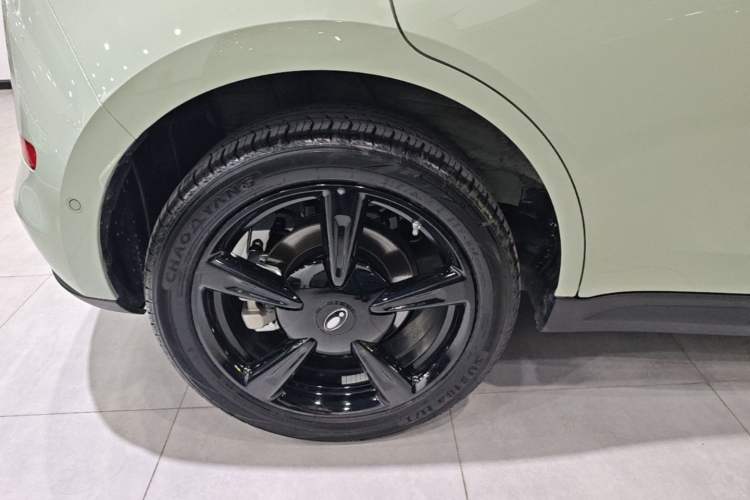 Used ORA Good Cat 2024 401 km Luxury Version 126 kW Right Rear Wheel Hub
