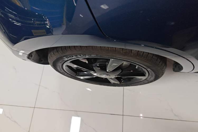 Used ORA Good Cat 2024 401 km Luxury Version 126 kW Right Rear Wheel Hub
