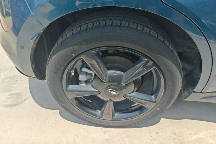 Used ORA Good Cat 2024 401 km Luxury Version 126 kW Right Rear Wheel Hub