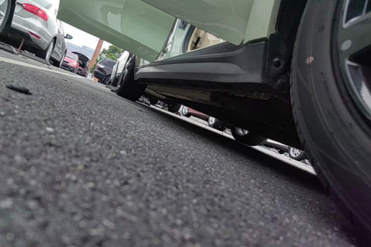 Used ORA Good Cat 2024 401 km Range Luxury Version 135 kW Right Side Sill