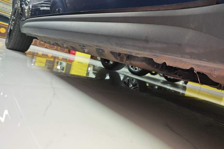Used ORA Good Cat 2024 401 km Luxury Version 126 kW Right Side Sill