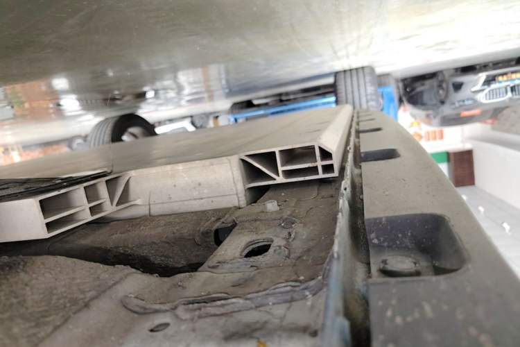 Used ORA Good Cat 2024 501 km Luxury Version Right Side Sill