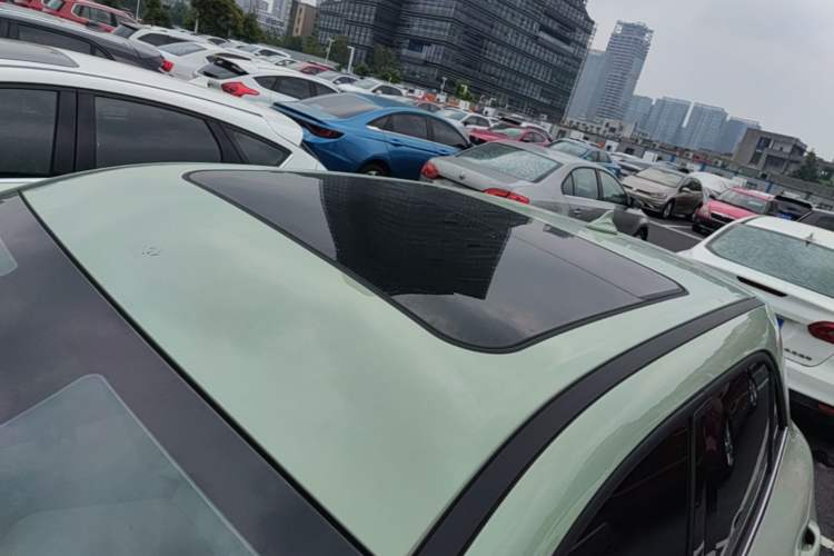 Used ORA Good Cat 2024 401 km Range Luxury Version 135 kW Roof