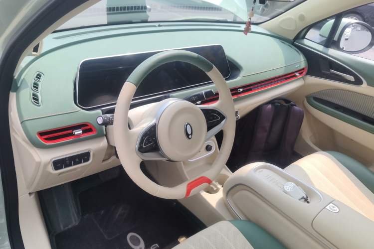 Used ORA Good Cat 2024 401 km Luxury Version 126 kW Steering Wheel