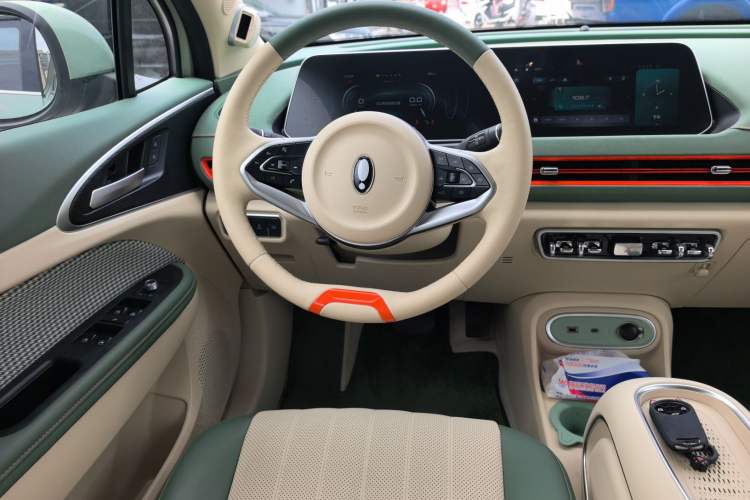 Used ORA Good Cat 2024 401 km Range Luxury Version 135 kW Steering Wheel
