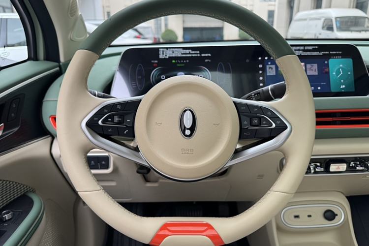 Used ORA Good Cat 2024 401 km Luxury Version Steering Wheel
