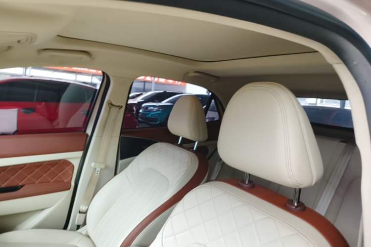 Used ORA Good Cat 2024 401 km Range Luxury Version 135 kW Headliner