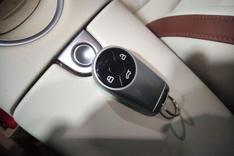 Used ORA Good Cat 2024 401 km Luxury Version Interior 1