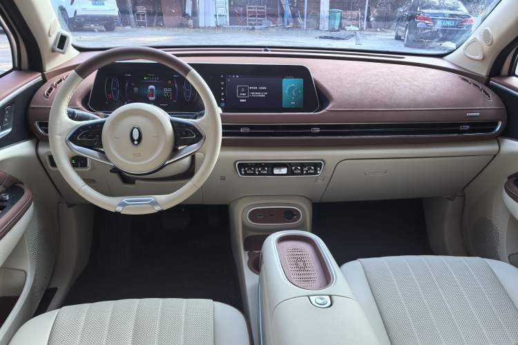 Used ORA Good Cat 2024 401 km Range Luxury Version 135 kW Interior 2